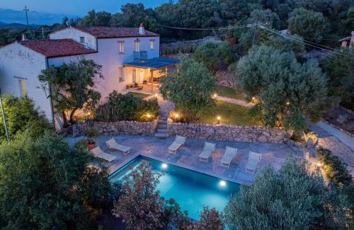Loiri Porto San Paolo Apartment | Villa Aromata