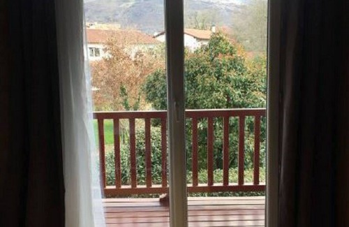 Ascain House | Villa Ascain Swimming pool/Garden near Bourg and 12 minutes by car from the beach