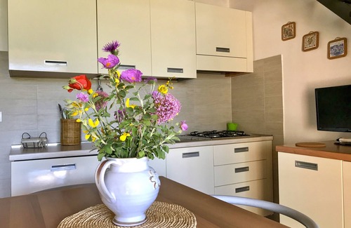 Rio nell'Elba Apartment | Villa at Peri Trilocale 2 bedrooms and a terrace overlooking the sea