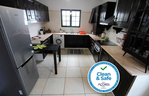 Ponta Delgada Villa | Villa Atlântida - Downtown Ponta Delgada - Free Wifi