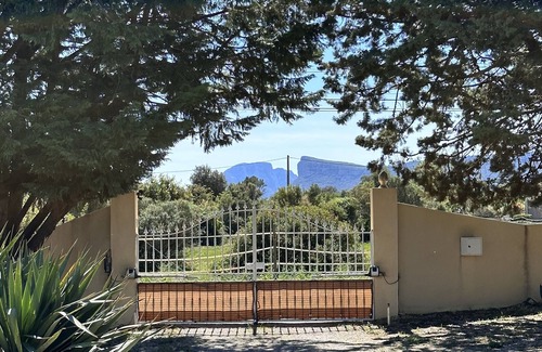 Valflaunes Villa | Villa avec Piscine Privée et Jardin vue Pic Saint Loup
