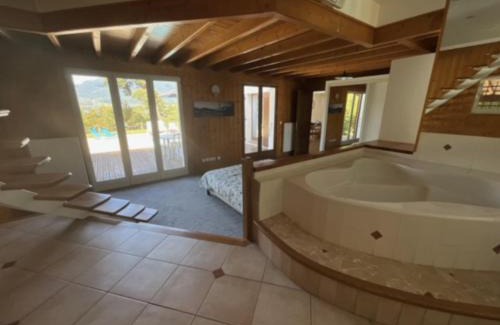 Cessenaz Villa | Villa avec piscine, vue lac et montagne