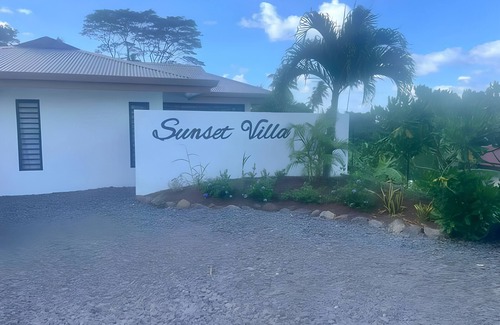 Vaitape Villa | Villa Avec vue Lagon ,coucher de Soleil et à Proximité des Restaurants/magasins
