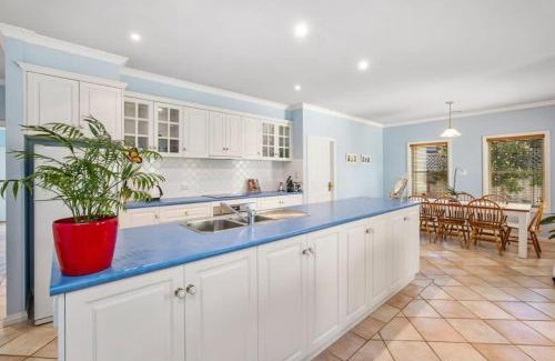 Torquay House | Villa Avisa 5 minutes to the beach
