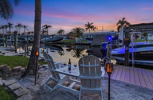 Yacht Club House | Villa Azurro, Cape Coral