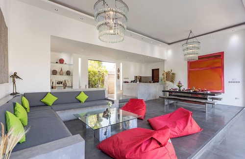 Sunset Road Villa | Villa Bahia 10mn walk to Central Seminyak Oberoi