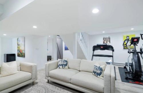 East Hampton Villa | Villa Baloch- w/Sparkling heated pool