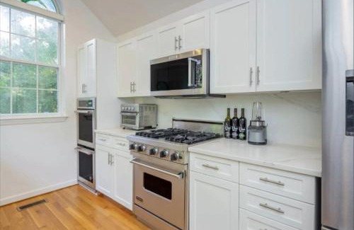 East Hampton Villa | Villa Baloch- w/Sparkling heated pool