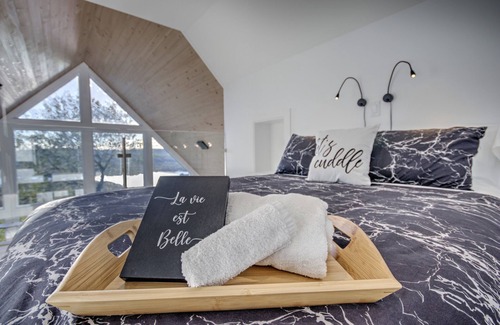 Saint-Damien Ski Chalet | Villa Baraka-L'Envol des Huards, lake view&jacuzzi