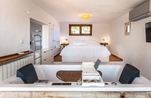Formentera Villa | Villa "Barbarosa" with Sea View, Private Pool & Wi-Fi