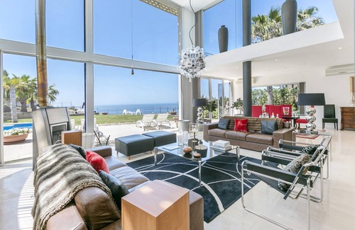 Badia Blava Villa | VILLA BAY BLUE by Priority