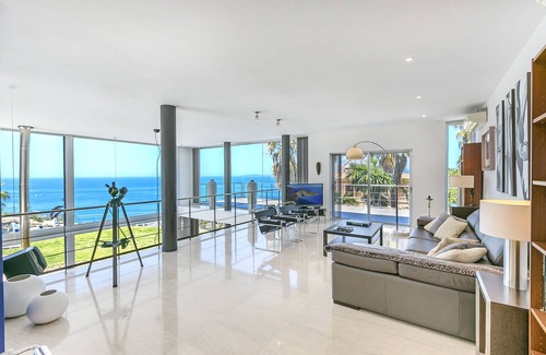 Badia Blava Villa | VILLA BAY BLUE by Priority