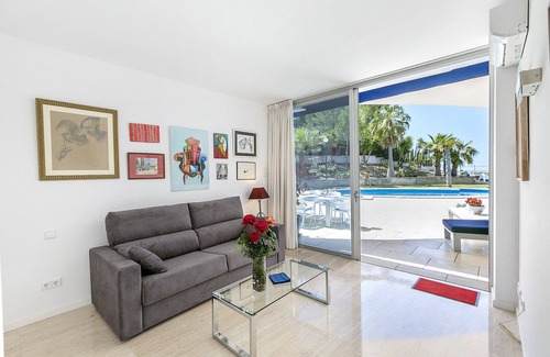 Badia Blava Villa | VILLA BAY BLUE by Priority