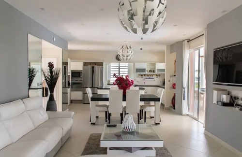 Dampierre Villa | Villa Baya "les Pieds Dans L'eau"