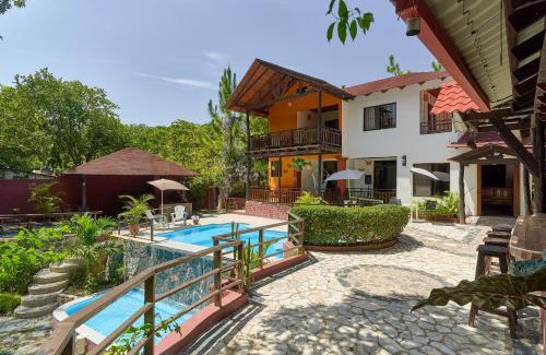La Vega Province Villa | Villa Bayacanes con piscinas privadas