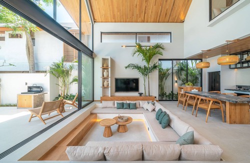 Batubelig Villa | Villa Bayu by GORO