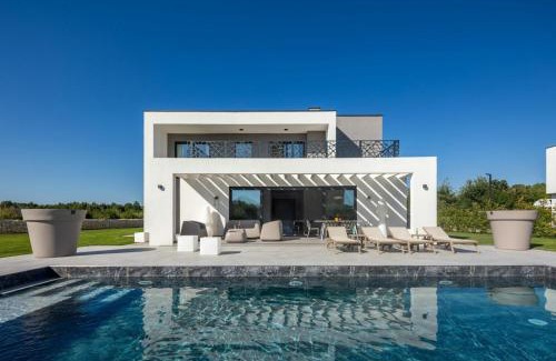 Butkovici Villa | Villa BB with heated salt water pool