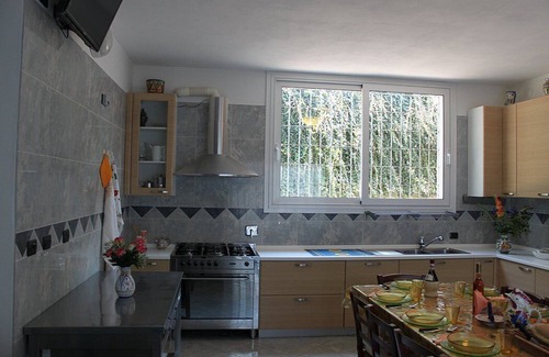 Bobolino Villa | Villa Begonia Grande: A charming two-story apartment that is part of a villa located on top of a small hill, with Free WI-FI.