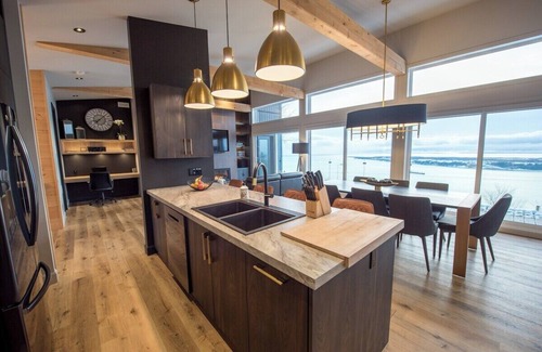 Les Eboulements Ski Chalet | Villa Bella 209 – River Views, Luxe Retreat, Spa