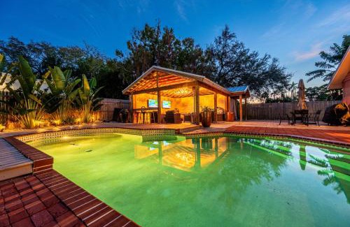Bradenton House | Villa Bella! Amazing pool home with cabana just minutes from downtown!