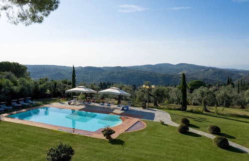 Bagnolo-Cantagallo Villa | Villa Beltrami 14, Emma Villas