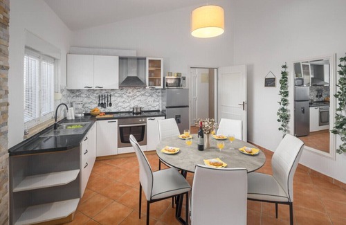 Montizana Villa | Villa Belvedere for 6 people near Poreč with sea view and pet friendly