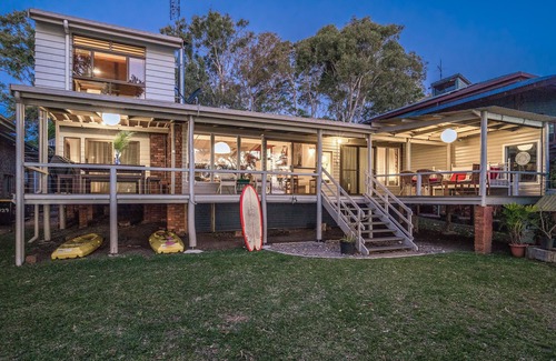 Wooloweyah House | Villa Belza - Lakeside cottage near Angourie beaches