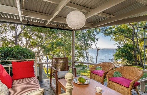 Wooloweyah House | Villa Belza - Lakeside cottage near Angourie beaches