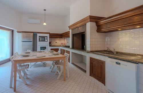 Portobello Villa | Villa 'Beth Luis Nion' with Sea View, Private Terrace and Wi-Fi