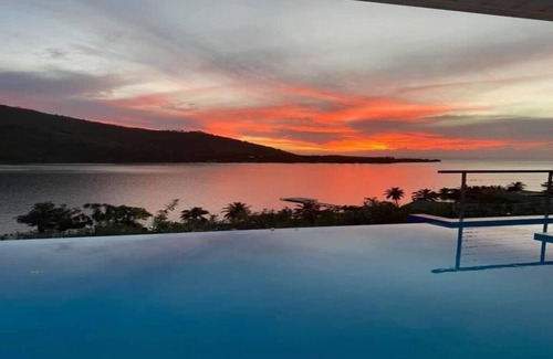 Cook's Bay House | "Villa Blanche" PANORAMIC POOL-BAR COOK BAY