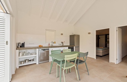 Koralengebied Villa | Villa Blenchi - Elegant Tropical Villa with Terrace in Otrobanda