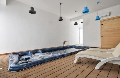 Santa Maria Estate Villa | Villa Blu - Family Villa with Indoor heated Pool, Sauna and Games Room