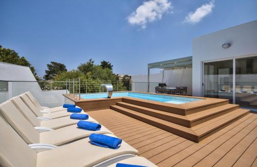 Santa Maria Estate Villa | Villa Blu - Family Villa with Indoor heated Pool, Sauna and Games Room