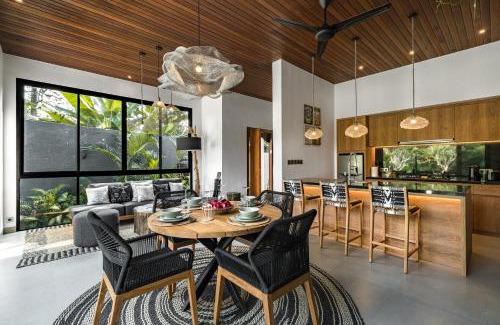 Kemenuh Villa | Villa Blue River by BaliSuperHost