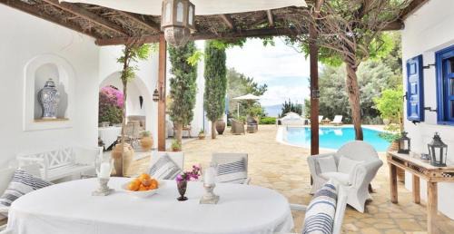 Pefkos Villa | Villa Blue Sapphire