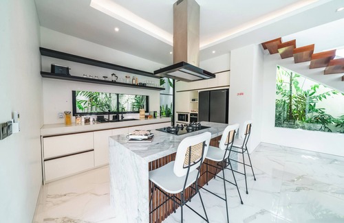 Sunset Road Villa | Villa Blue Water by GORO