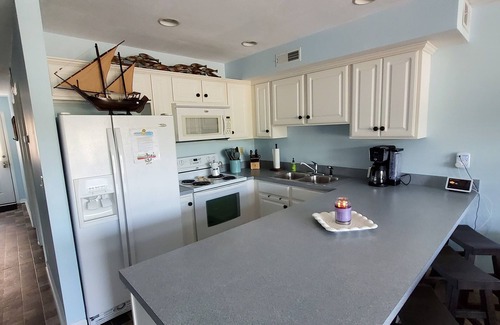 Alexandria Bay Villa | Villa & Boathouse on quiet bay with marina acess- short walk or bike to Alex Bay