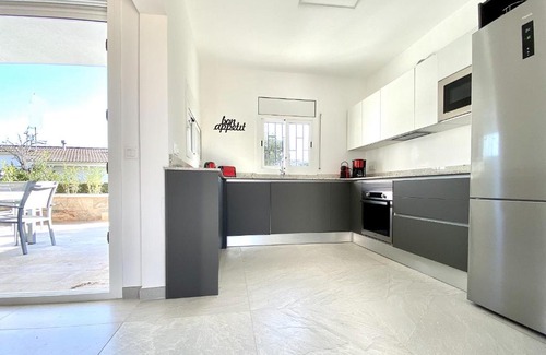 Les Tres Cales Villa | Villa Bouganvilla luxury villa with air-con, & private swimming pool ideal for families