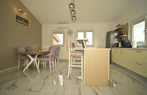 Dicmo Villa | Villa Bravic 4*, nature home with pool near Split