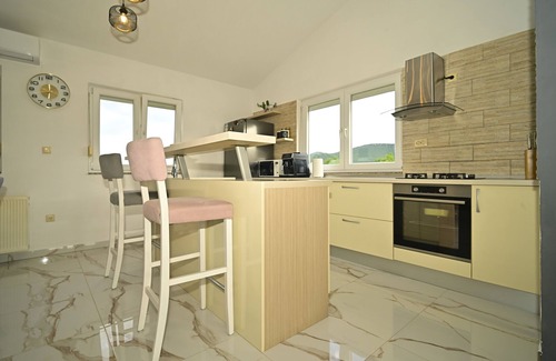 Dicmo Villa | Villa Bravic 4*, nature home with pool near Split