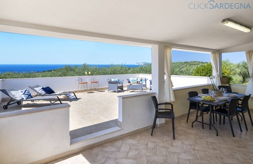 Alghero Villa | Villa Brionis sea view for 12 persons. 7 bedrooms, 5 bathrooms and 3 kitchens