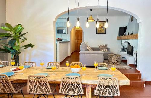 Sant Josep de sa Talaia Villa | Villa By Playa Den Bossa & Ibiza Town 7min, Bbq