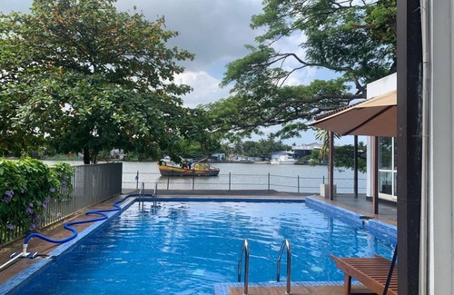 Wattala Villa | Villa by the Edge