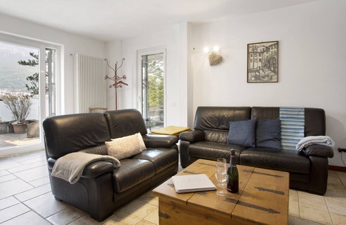 Oliveto Lario Villa | Villa ‘Ca Verda my Bellagio’ with Lake View, Wi-Fi, Terrace & Garden