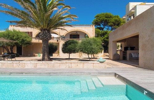Colonia Sant Jordi Villa | Villa 'Cabrera' with Sea View, Wi-Fi and Air Conditioning