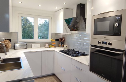 Can Carbonell House | Villa Caldes de Malavella, 5 bedrooms, 10 persons