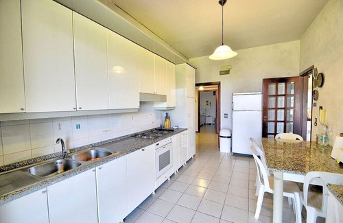 Agropoli House | Villa Calipso A: A pleasant and spacious apartment that covers the entire ground floor of a villa situated on a promontory facing the sea, with Free WI-FI.