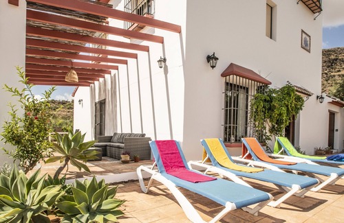 Alora Villa | Villa "Caminito del Rey" with Mountain View, Pool, Garden, Air Conditioning & Wi-Fi