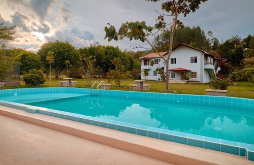 Guarne Apartment | Villa campestre con piscina y jacuzzinn