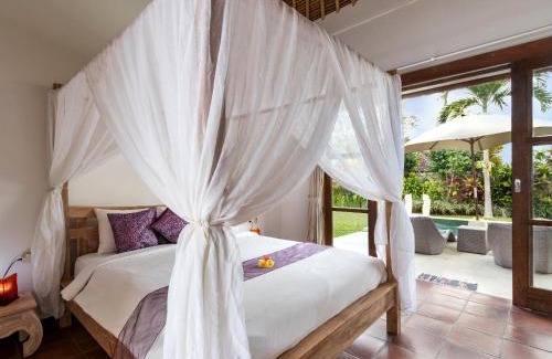 Melayang Villa | Villa Candi Kecil Tiga by Villa Finder
